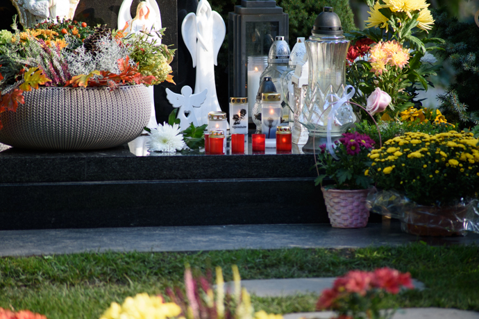 FOTO: Hrob Karla Gotta, tři roky od smrti zpěváka. – stránka 110