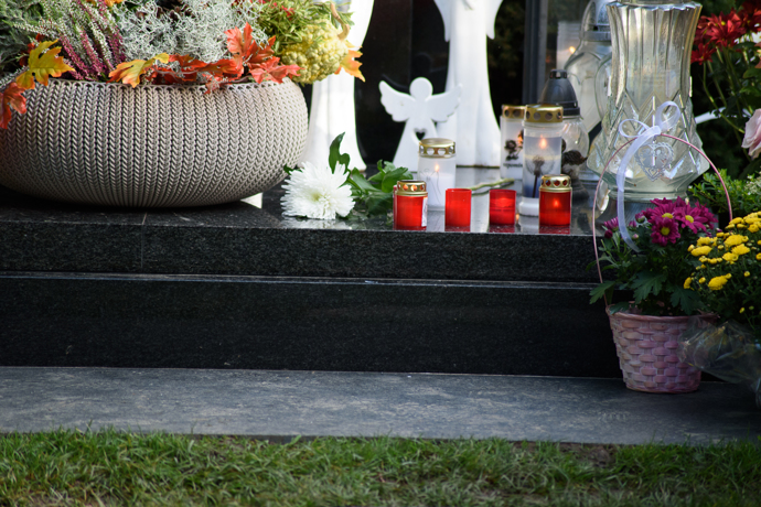 FOTO: Hrob Karla Gotta, tři roky od smrti zpěváka. – stránka 106