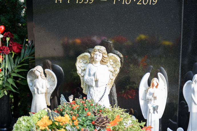 FOTO: Hrob Karla Gotta, tři roky od smrti zpěváka. – stránka 100