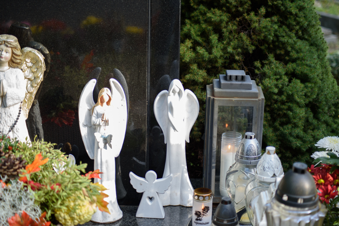 FOTO: Hrob Karla Gotta, tři roky od smrti zpěváka. – stránka 99