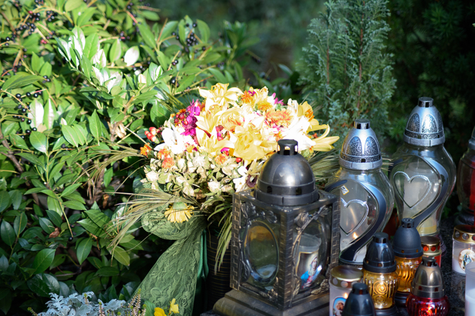 FOTO: Hrob Karla Gotta, tři roky od smrti zpěváka. – stránka 95