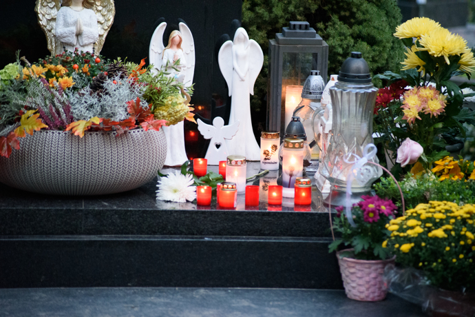 FOTO: Hrob Karla Gotta, tři roky od smrti zpěváka. – stránka 86