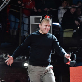 Kluk s kamením se zcela nečekaně proslavil v pořadu Ano, šéfe jako malý "komparzista".