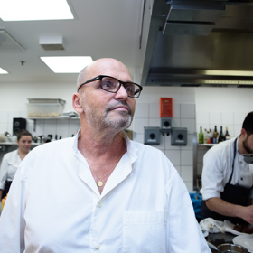 Zdeněk Pohlreich má desítky let kuchařských zkušeností.