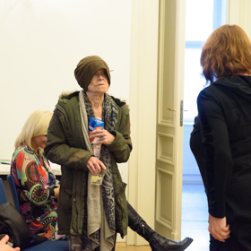 Všichni si mysleli, že jde opravdu o bezdomovkyni, a chtěli ji nechat vyvést.