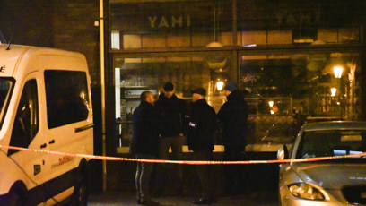FOTO: V centru Prahy se pokusil upálit muž.