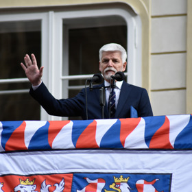 Petr Pavel zamával lidem.