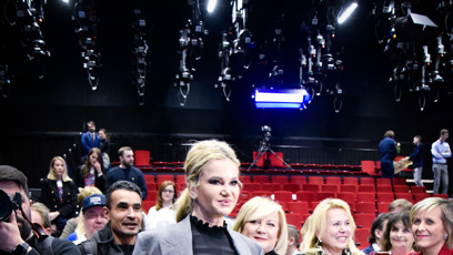 FOTO: Monika Babišová v kostýmku.