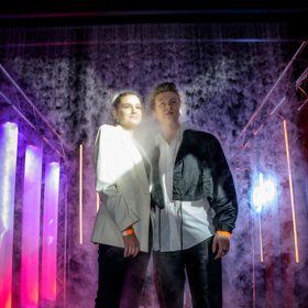 Adam a Natálie jsou zamilovaní. 