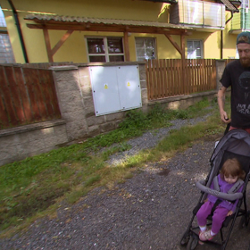 Mladý pár musí hodně šetřit a má rozpočet 50 korun na den.