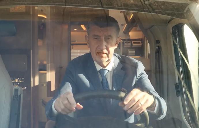 FOTO: Babiš chce procestovat Česko. – stránka 1290