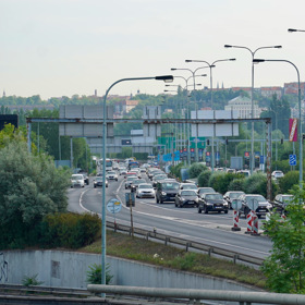 Nejhustší doprava byla na Barrandovském mostě ve směru z tunelů a od Smíchova.