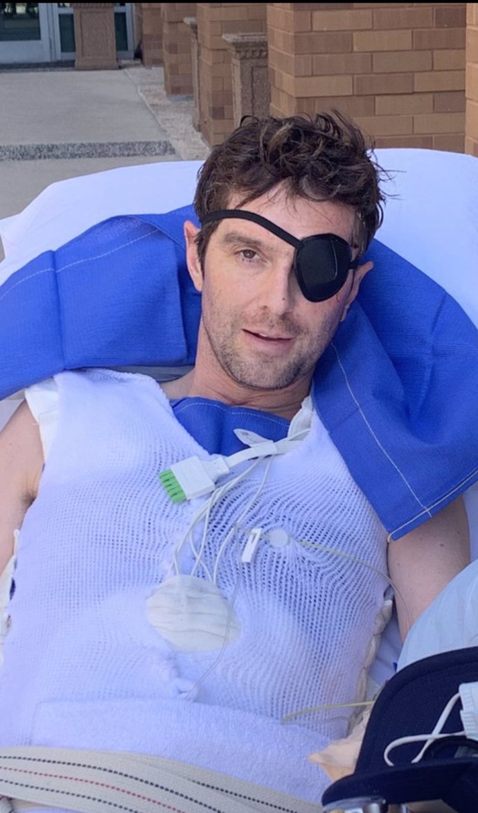 FOTO: Anglický novinář Benjamin Hall byl na Ukrajině zraněn. – stránka 1112