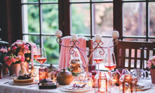 Tři znamení zvěrokruhu, která se na Vánoce přejídají. Pro tato znamení není plný talíř jen jídlo, ale také emoce a radost