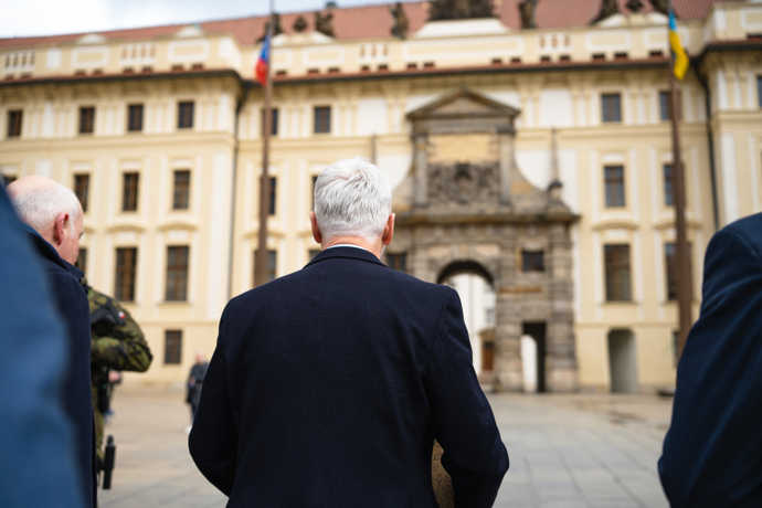 FOTO: Petr Pavel a jeho stěhování na Hrad. – stránka 2418