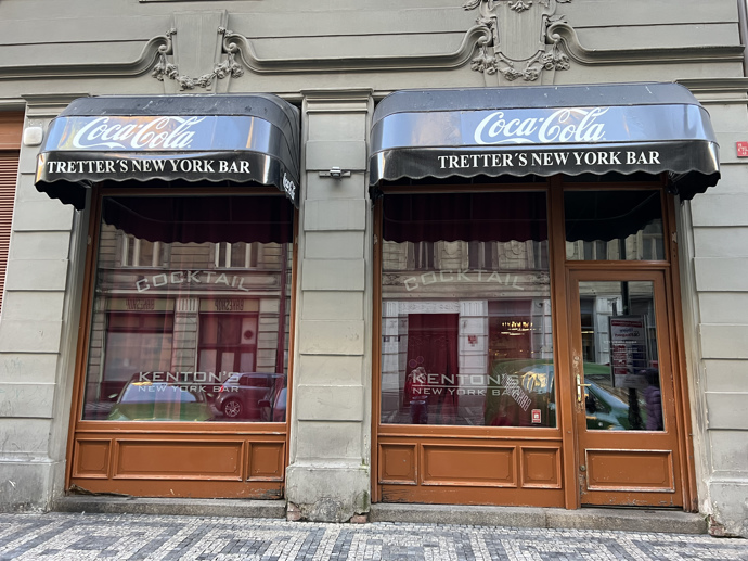 FOTO: Karlos si vodil milenku do pražského bytu v centru Prahy. – stránka 1783