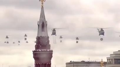 FOTO: Ukrajina udělala parodii na ruskou vojenskou přehlídku.