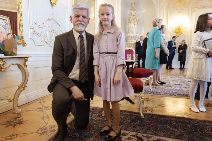 FOTO: Navštívili ho děti, které mu namalovali obrázek nebo poslali dopis. – stránka 2398
