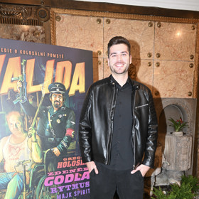 Daniel Štrauch alias Gogoman TV na premiéře.