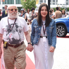 Musel dokonce brát i prášky.