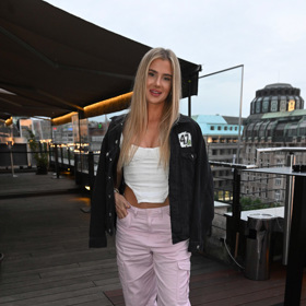 I Johanka dorazila na promítání velkého finále