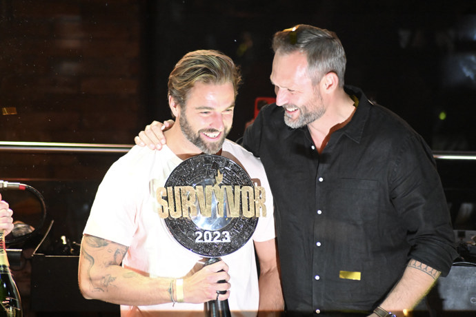 FOTO: Ondřej s Tomášem na podiu. – stránka 37