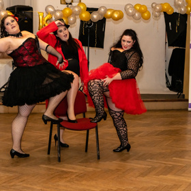 I když jsou při těle, nestydí se to pořádně roztočit.