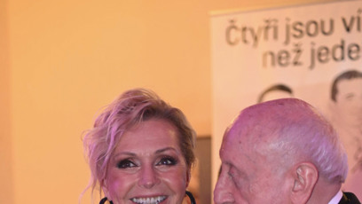 FOTO: Felix Slováček s kamarádkou Helenou Vondráčkovou.