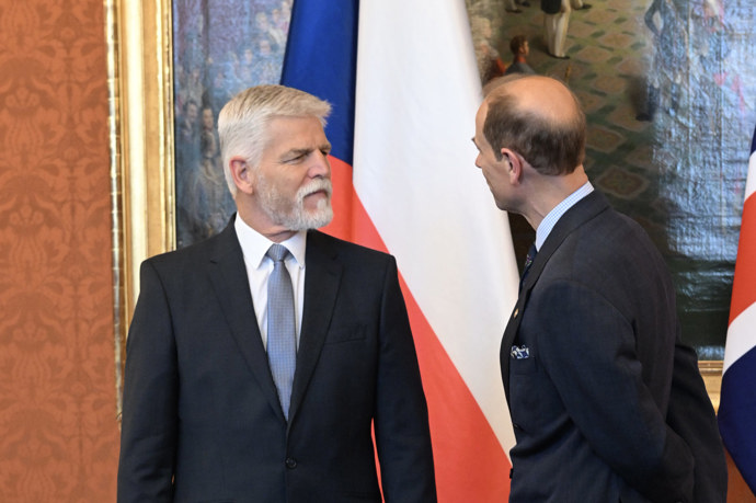 FOTO: Prezident se na britském velvyslanectví sešel s princem Edwardem. – stránka 2775