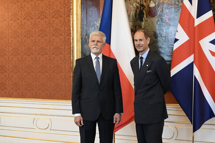 FOTO: Prezident Petr Pavel se na britském velvyslanectví sešel s princem Edwardem. – stránka 2777