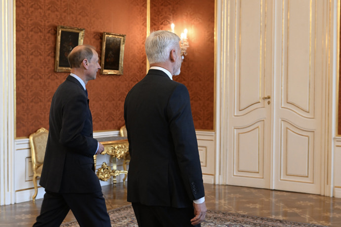 FOTO: Prezident se na britském velvyslanectví sešel s princem Edwardem. – stránka 2773