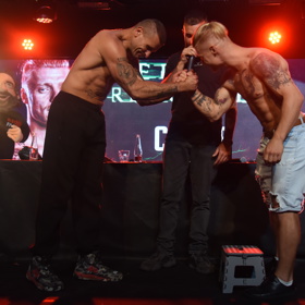 Mají mezi sebou nejen věkový, ale i výškový rozdíl. 