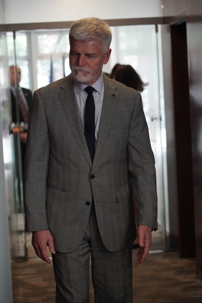 FOTO: Prezident Petr Pavel na české ambasádě v Londýně. – stránka 2643