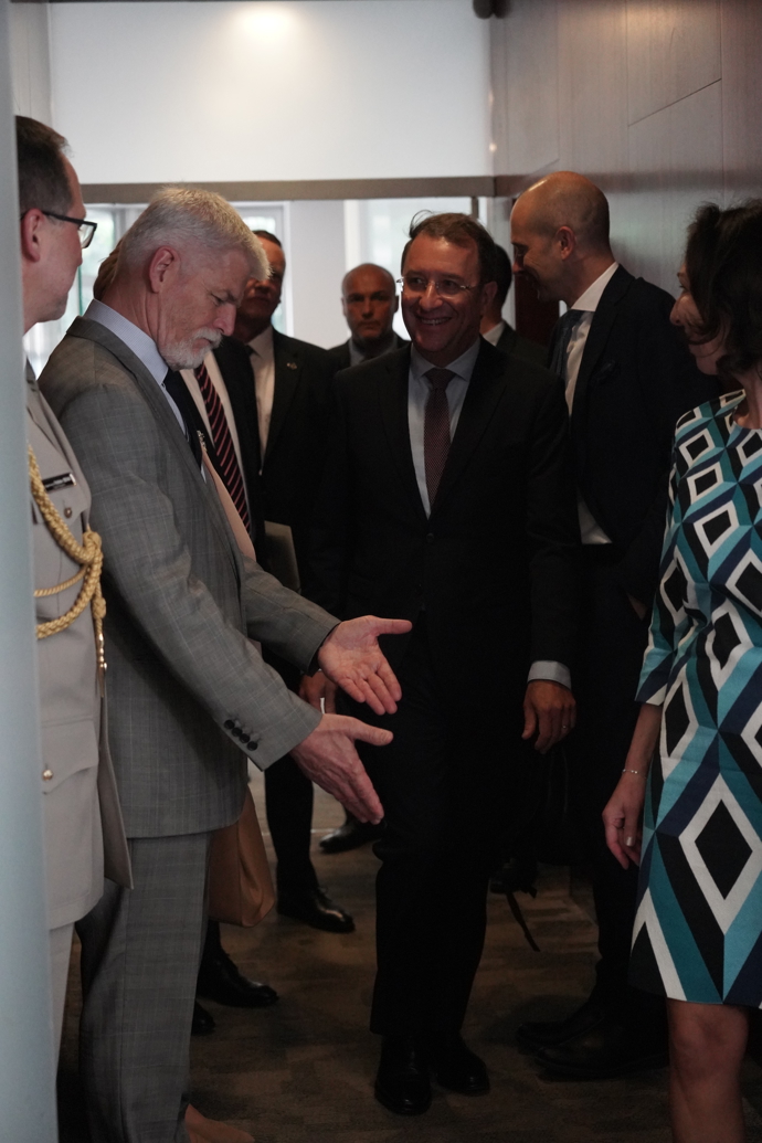 FOTO: Prezident Petr Pavel na české ambasádě v Londýně. – stránka 2642