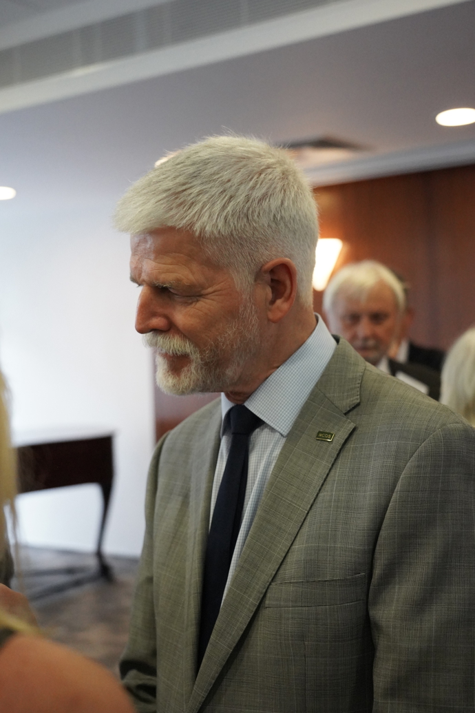 FOTO: Prezident Petr Pavel na české ambasádě v Londýně. – stránka 2633