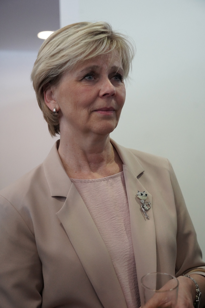 FOTO: První dáma Eva Pavlová na české ambasádě v Londýně.