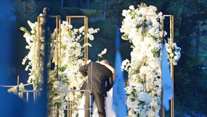 FOTO: Karlos s Lelou v zamilovaném objetí.