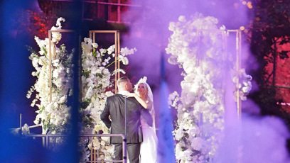 FOTO: Během tance byl i malý ohňostroj.