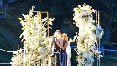 FOTO: Svatebčané si poté zatancovali i s rodiči a dětmi.