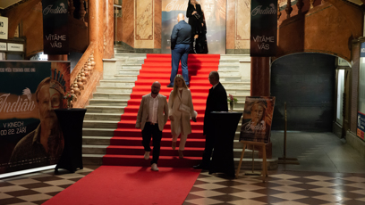 FOTO: Dominika Myslivcová na premiéře filmu Indián v doprovodu svého přítele Zdeňka Ch.