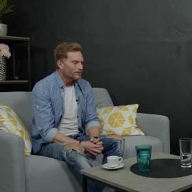 Právníci na jeho maily neragují.