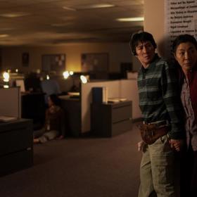 Podstatní část filmu se odehrává na onom finančním úřadě.