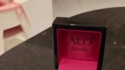 FOTO: Dárek od údajného Lely milence.