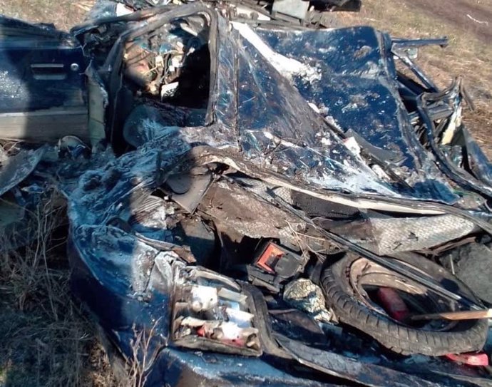 FOTO: Auto proti tanku nemělo šanci. – stránka 1466