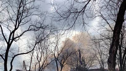 FOTO: V mariupolském divadle se v době náletu nacházelo více než tisíc lidí.