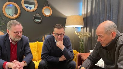 FOTO: Státníci se radí před cestou.