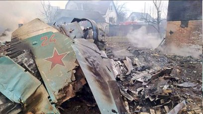 FOTO: Ukrajinské síly sestřelily ruský bojový letoun.