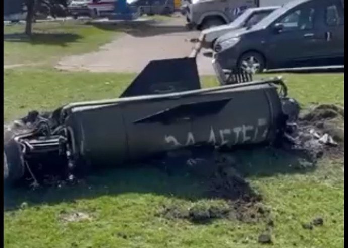 FOTO: Na raketě je rusky napsáno "pro děti". – stránka 1114