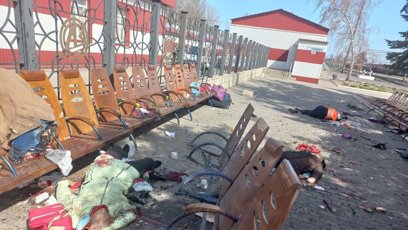 FOTO: V Kramatorsku umíraly desítky civilistů.