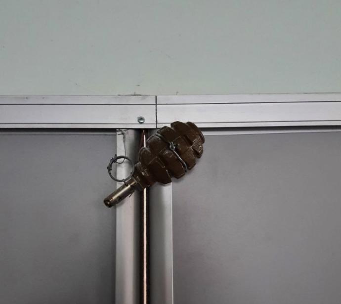 FOTO: Stačilo otevřít dveře a tragédie mohla být na světě. – stránka 1041